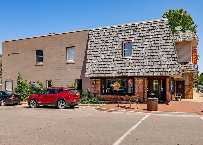 Cozy Fall Beulah Apt: Near Lake & Crystal Mtn