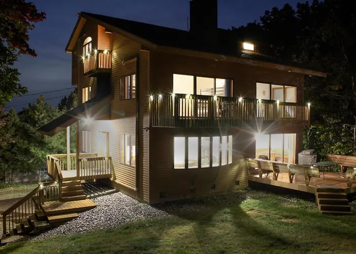 Indoor Saltwater Pool | Sauna | Sleeps 12+