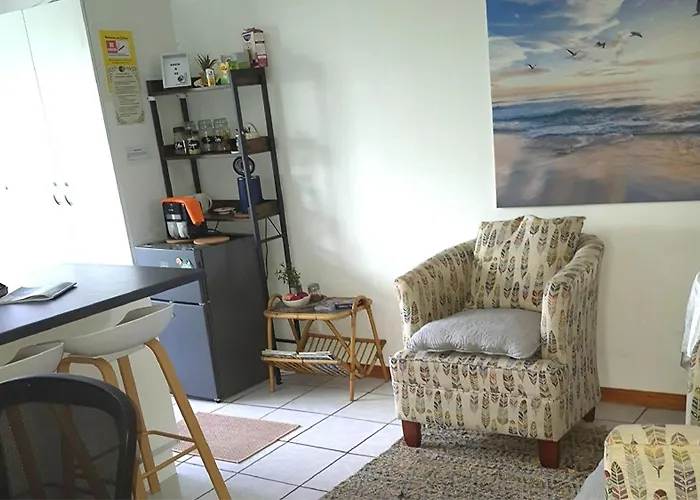 At Lilac Cottage, Jeffreys Bay Cozy Stay For 2 & Business Traveling