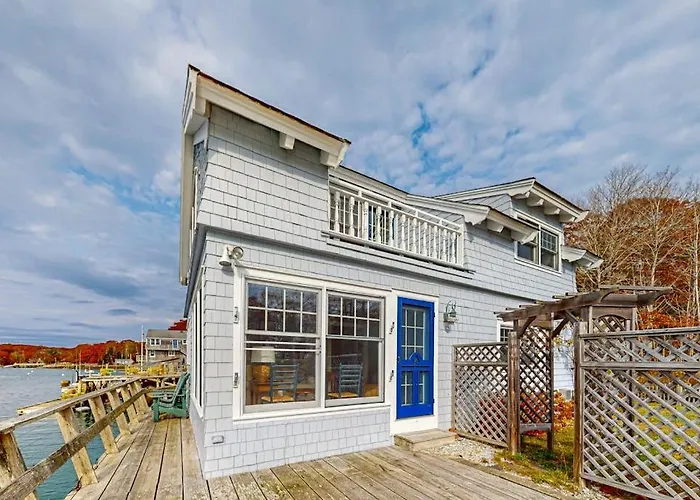 Enchanting Oceanfront Cottage With Breathtaking Views And Modern Comforts