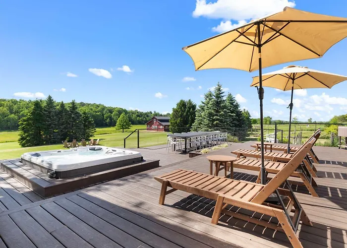 Luxury Lakeview Retreat Hot Tub Gym & Theatre