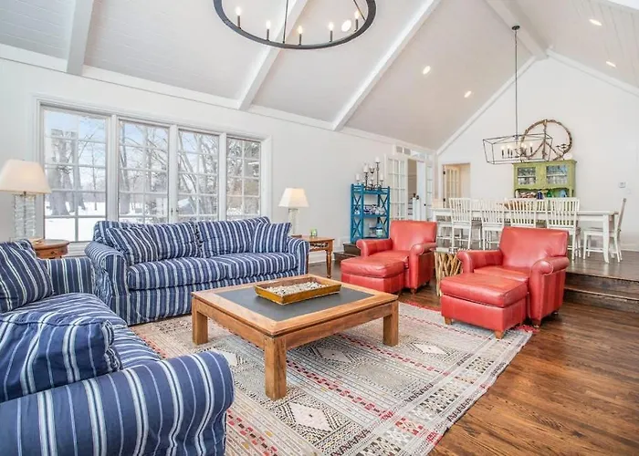 Point Cottage At Point O' Woods