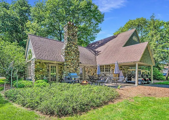 Point Cottage At Point O' Woods