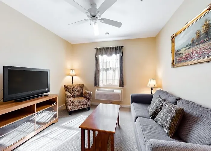 Comfortable Suite In Downtown Northeast Harbor W/ Wifi & Ac - Walk To The Water
