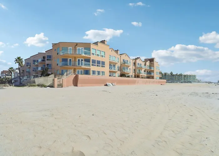 Modern Coastal Escape Breathtaking Ocean