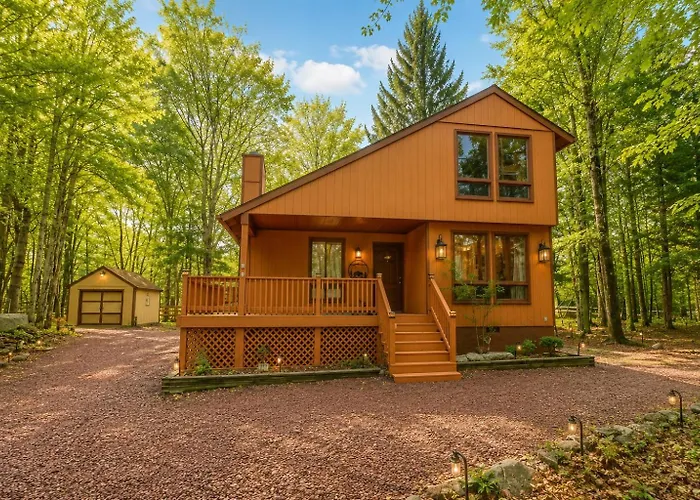 Clocked Out Cabin With Lake Access, Fire Pit, Games