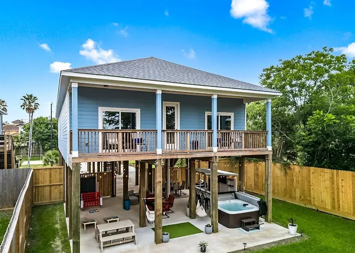 Stunning 4Br Home Near The Bay!