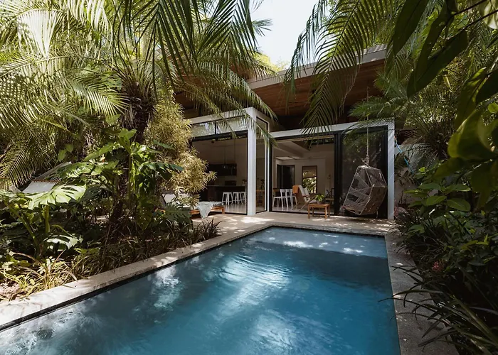 Nalu Nosara Pool Villa Flor