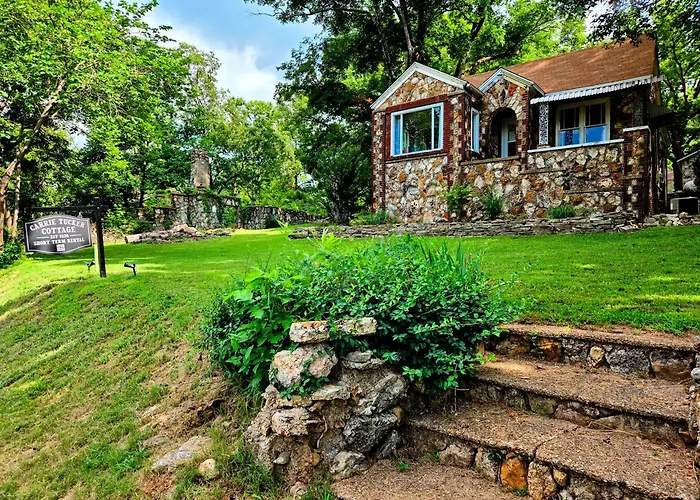 Historic Stone Cottage With River View And Fire Pit
