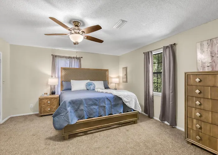 3Br, 2Ba, 6 Beds, 5 Min From Fort Novosel