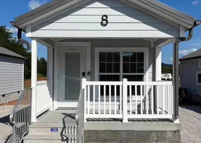 Serene Tiny Home - Biker-Friendly, Close To Skyway