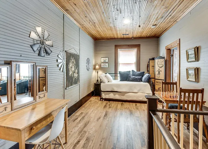 Historic Farmhouse: Memorable Moments Near Clemson
