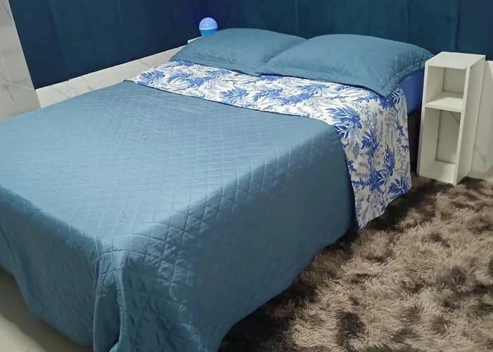 Quarto Azul Com Cozinha E Piscina So Sua