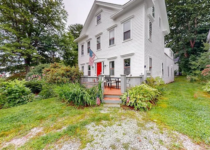 Downtown Studio W/ Full Kitchen & Shared Porch - Walk Everywhere In Town