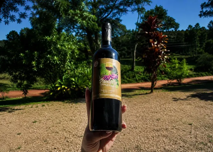 Chalé 2 - Privativo, com Cozinha, Churrasqueira e Decoração - na Pousada Sitio Pauletto