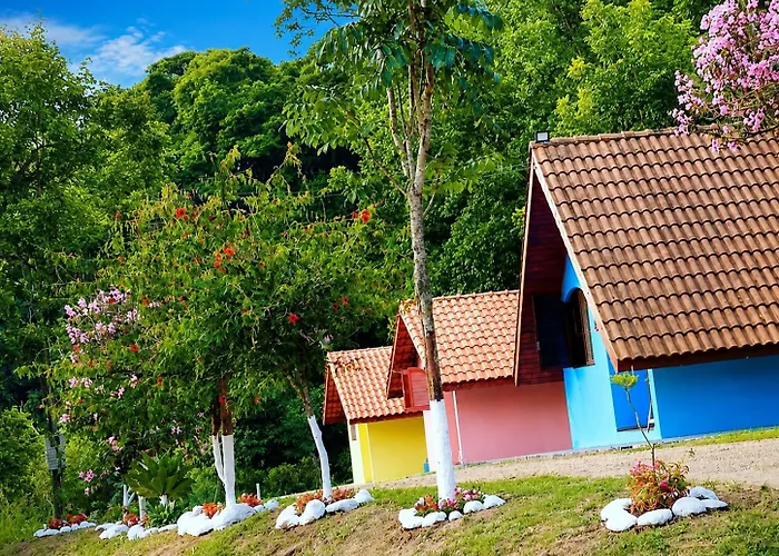 Chalé 2 - Privativo, com Cozinha, Churrasqueira e Decoração - na Pousada Sitio Pauletto