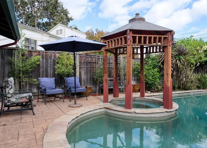 Artist Haven Meets Bali-Esque Pool And Garden