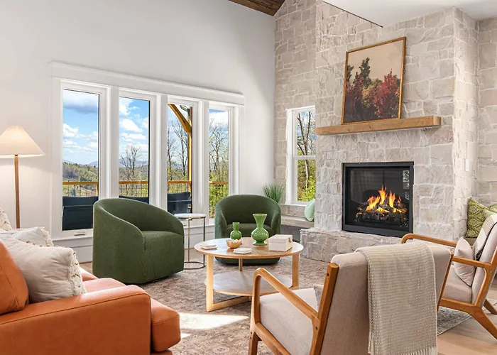 Luxury Mtn Retreat Near Boone & West Jefferson Hot Tub