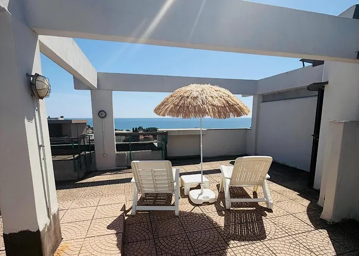 Attico Del Sole Con Vista Mare E Terrazza