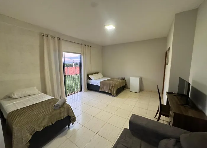 Quarto Americano perto da BR famílias, grupos