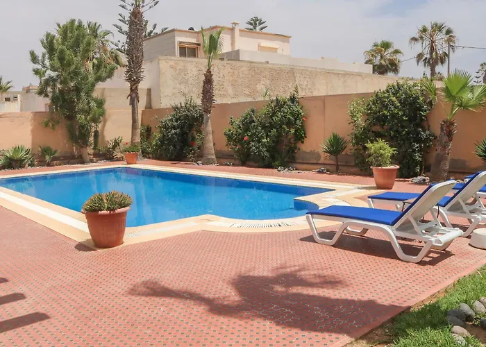Spacious 3 Bed 2 Bath Villa With Garden And Pool