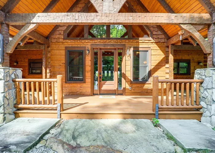 Game Room + Deck: Spacious Spruce Pine Retreat!