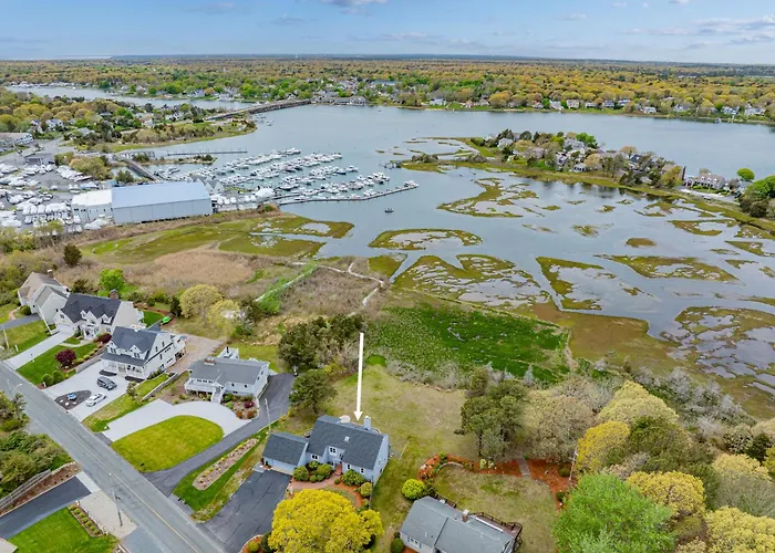 Waterfront Escape With Stunning Views On Bass River