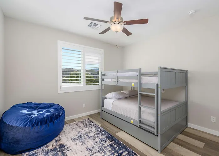 Kindra Heights - A Modern Verde Valley Wine Retreat