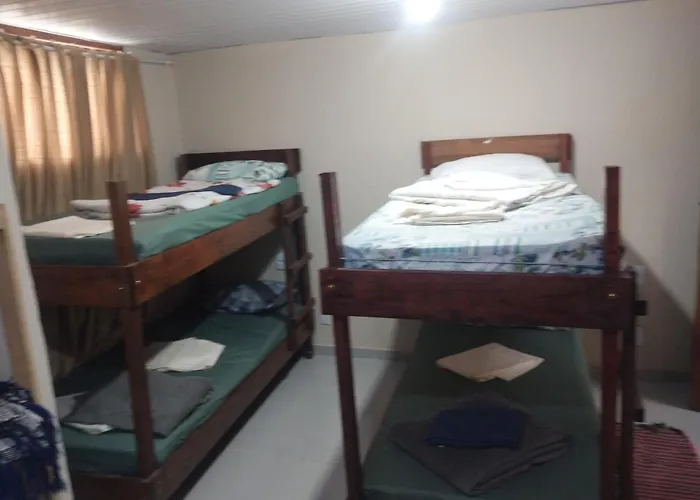Quarto pra OITO 8 Pessoas