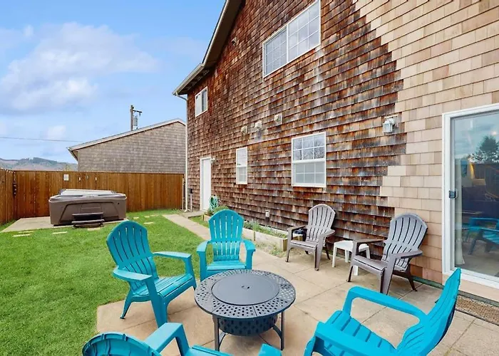 Dog-Friendly Peaceful Sanctuary With Private Hot Tub Foosball Fireplace W&D
