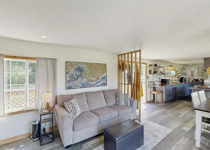 Dog-Friendly Cabin Tucked Into The Trees With Wifi Washer&Dryer & Ocean Views