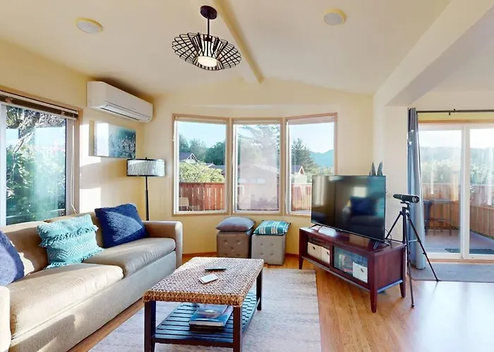 Private Cabin Close To Trails With Hot Tub Grill And Dazzling Ocean Views