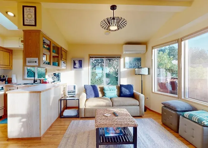 Private Cabin Close To Trails With Hot Tub Grill And Dazzling Ocean Views