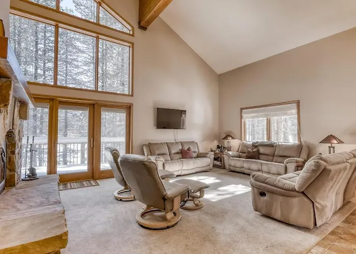 Three-Story Lakefront Home With Lake Views Wood Fireplace High-Speed Wifi W&D