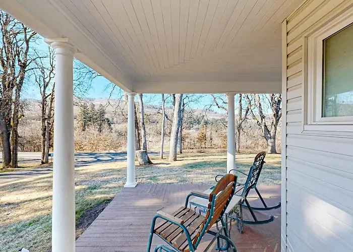 Beautiful Historic Family Home On A Cherry Orchard With Patio Grill And Wifi