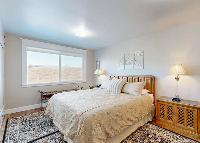Beautiful Historic Family Home On A Cherry Orchard With Patio Grill And Wifi