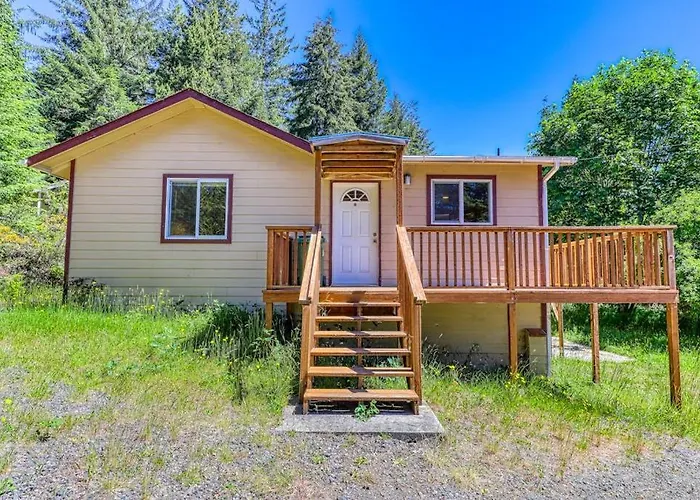 Secluded & Comfortable Dog-Friendly Home With Deck Plus Atv & Boat Parking