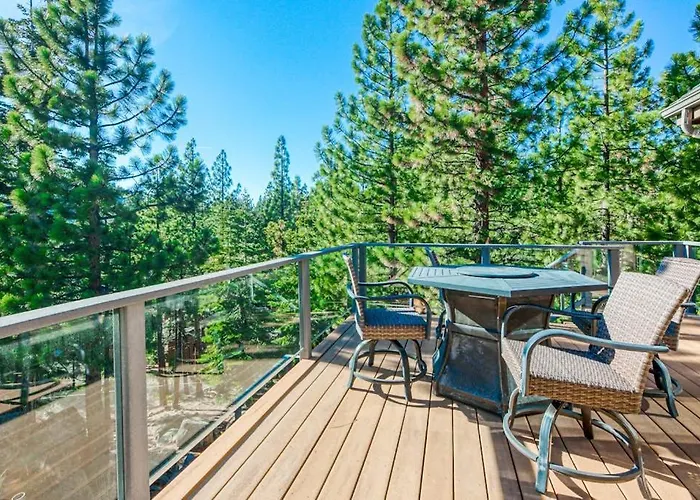 Luxury Home With Fireplaces Ac Home Office & 2-Car Garage Sleeps 10