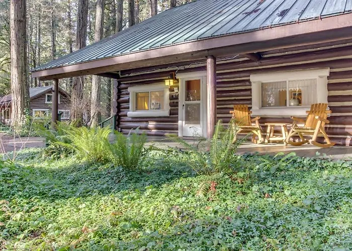 Restored Log Cabin With Classic Porch - Near River Trails Hot Springs & More
