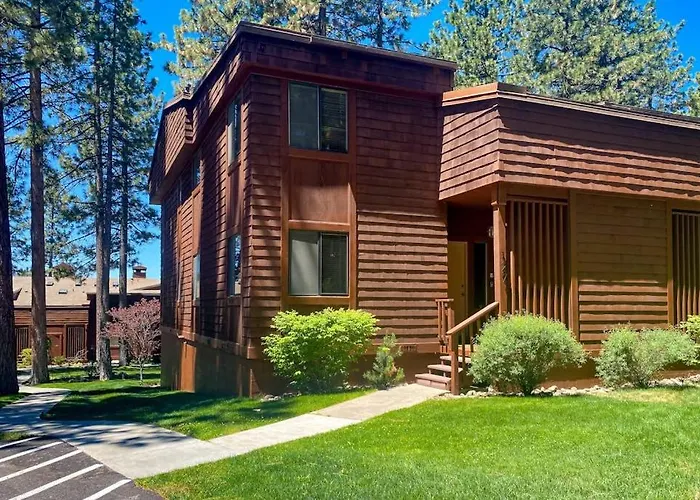 Fantastic Lakefront Condo With Tennis Skiing Fireplace & W&D Sleeps 6
