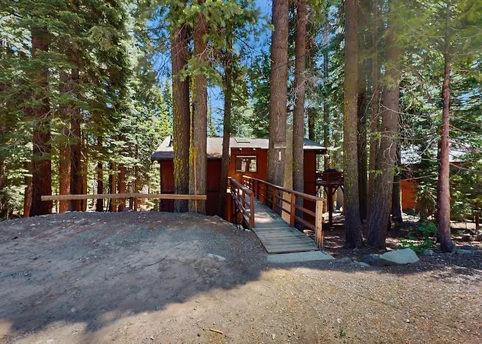 Rustic Comfy Dog-Friendly Cabin In The Pines - Walk To Homeowners Lake & Beach
