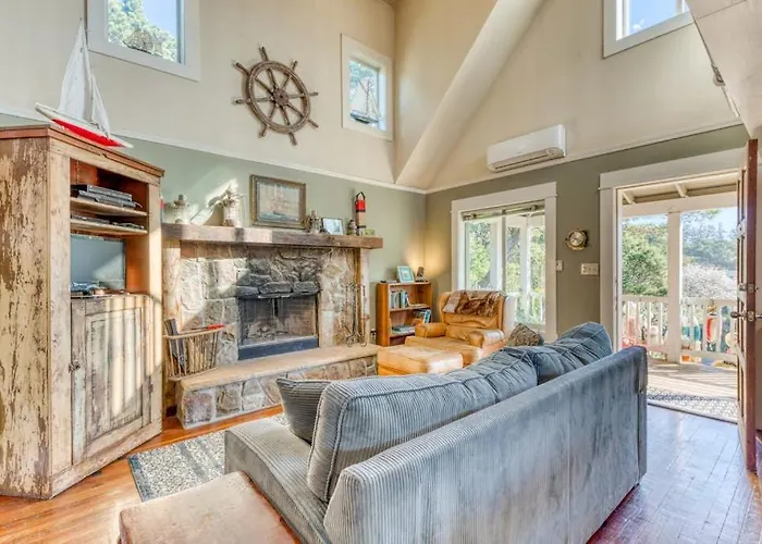 Private Hot Tub & Easy Access To The Beach - Dogs Are Welcome