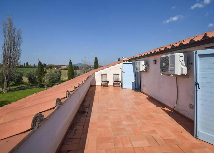 Nice Home In Pescia Romana With Wifi