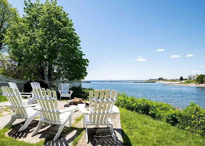 Ocean Pointe - 5 Bedroom 4 Bath Water Front Home