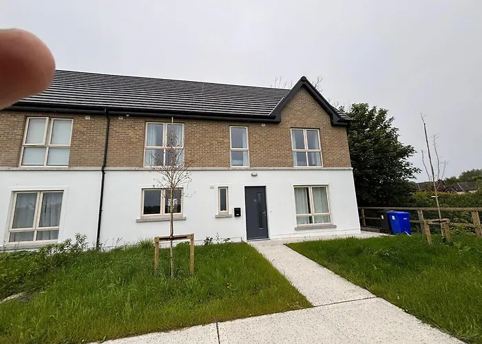 Serene 3-Bedroom House In Athlone