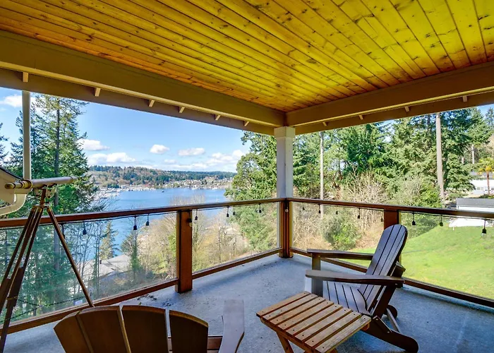 Premier Gig Harbor Home! Views, Spa & Billiards