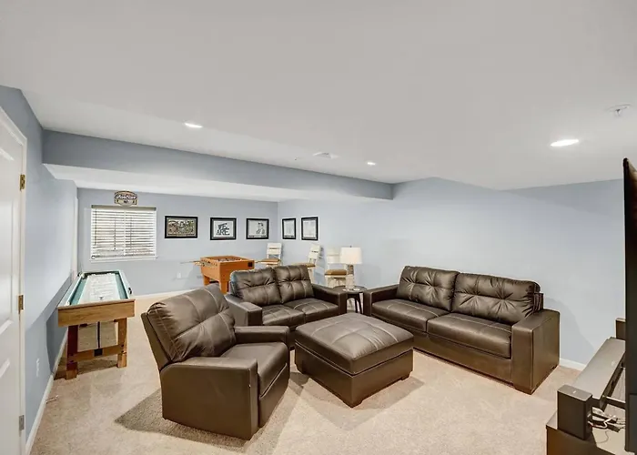 Allen Street - Sleeps 13 - Game Room - Near Psu