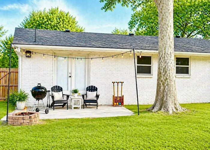 2 Miles To Ou Quiet Fenced Yard & Fire Pit
