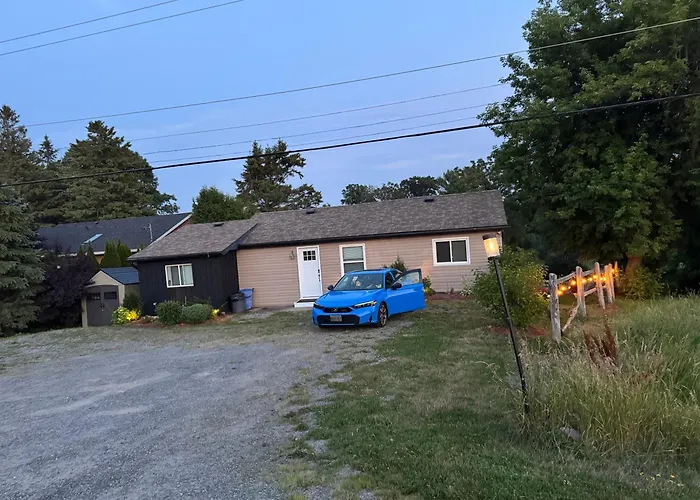 Thousand Islands Home, Gananoque, Kingston, Ontario
