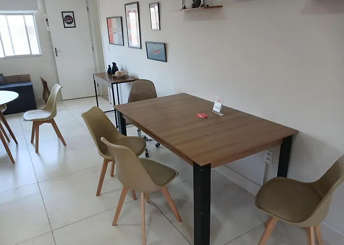 COLOFT - Quarto 3 Hospedagem rápida ou Sala de reunião